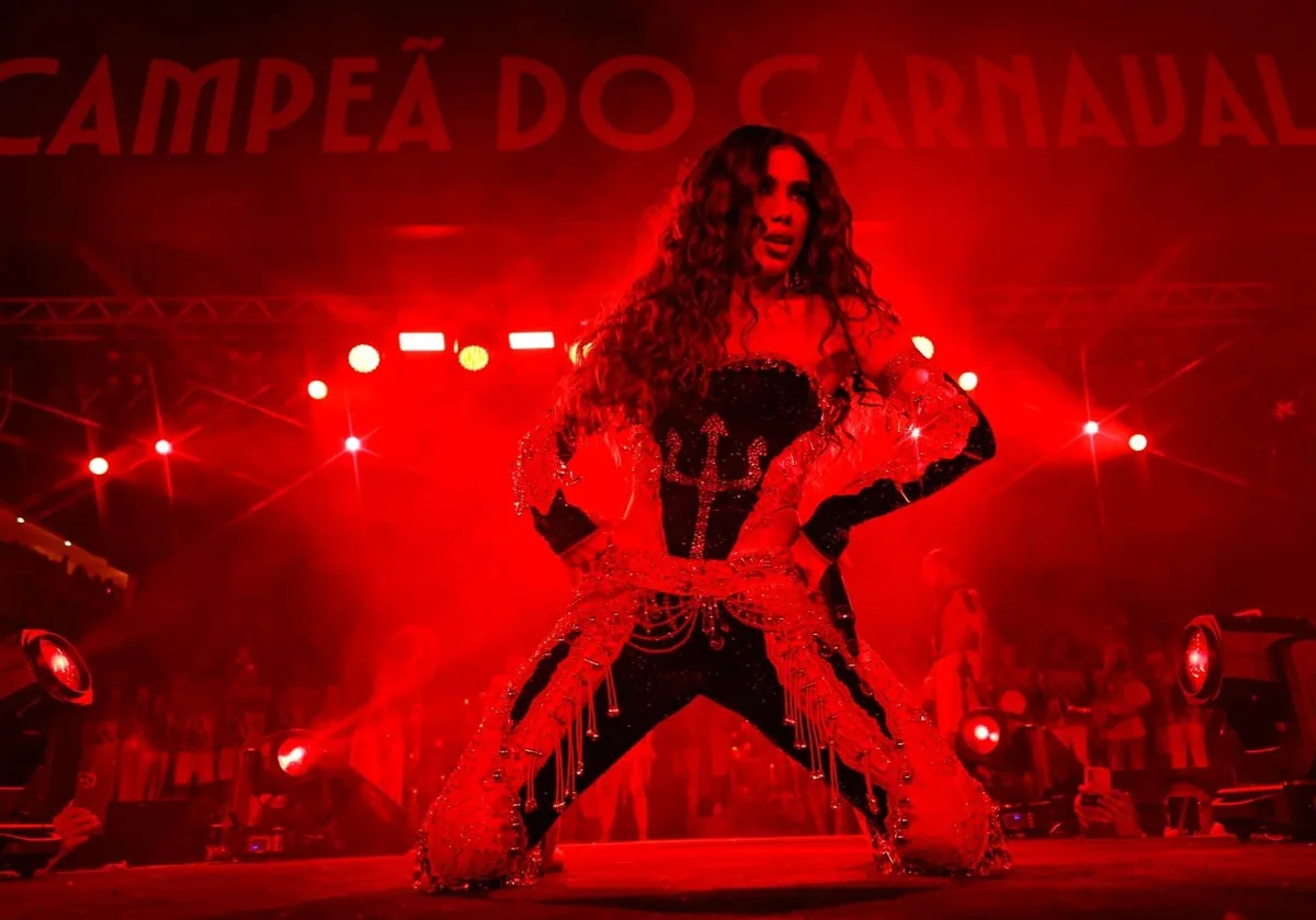 Anitta faz aulas com rainhas de bateria antes de estreia na Grande Rio