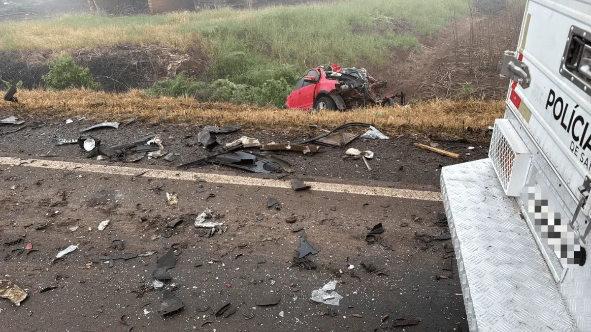 Colisão entre ônibus e carro deixa uma pessoa morta na SC-480, em Bom Jesus