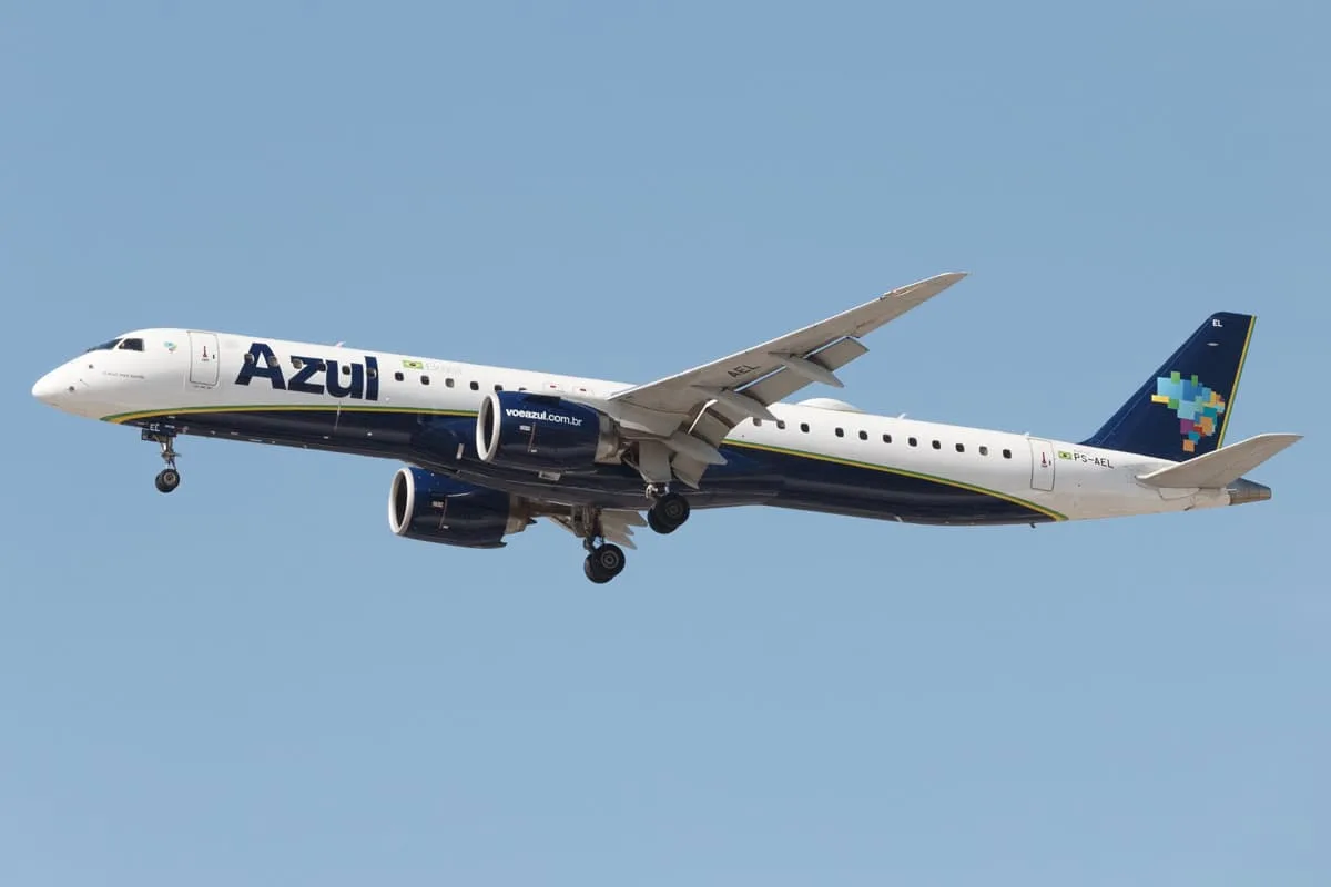 Instabilidade global no GPS cancela 80 voos da Azul e afeta jatos E2