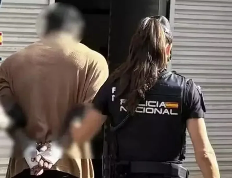 Brasileira é assassinada em Benidorm; protesto reúne moradores contra violência de gênero