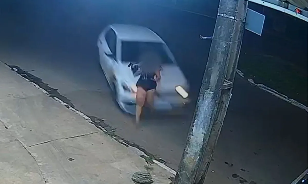 Mulher é atropelada pelo ex-companheiro enquanto tentava fugir em Goiás