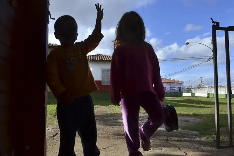 Pensão a dependentes de vítimas de feminicídio pode chegar a um salário-mínimo