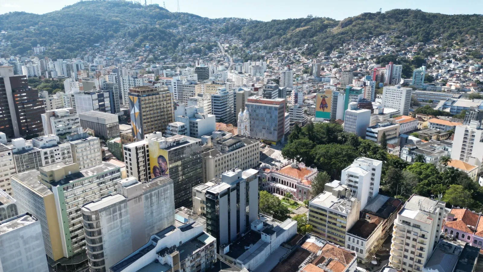 Projetos no Centro de Florianópolis reúnem urbanismo, zeladoria e inclusão