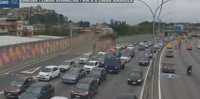 Polícia recupera carreta com refrigerantes após tentativa de roubo na Linha Amarela