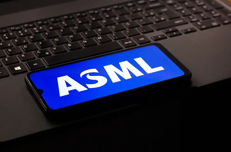 ASML amplia produção e acelera adoção de máquinas High NA
