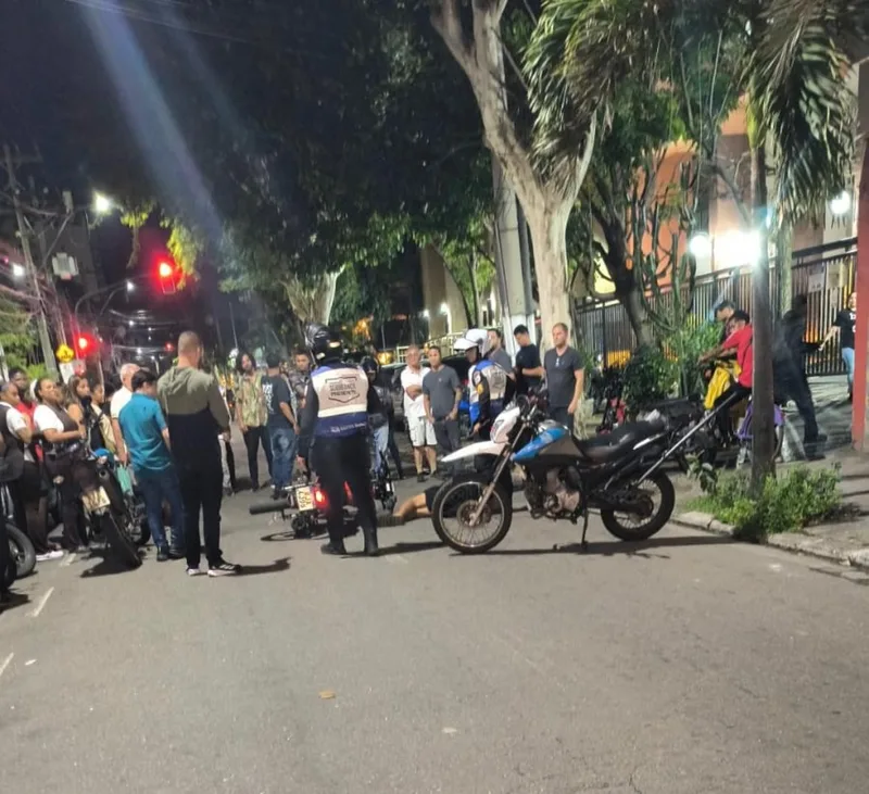 Motociclista de 26 anos morre após disparo de PM em Niterói