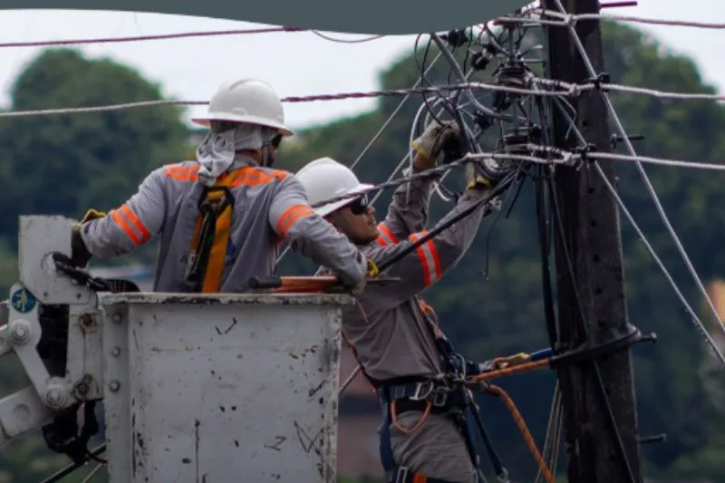 Justiça suspende troca de cabos de energia no Amazonas