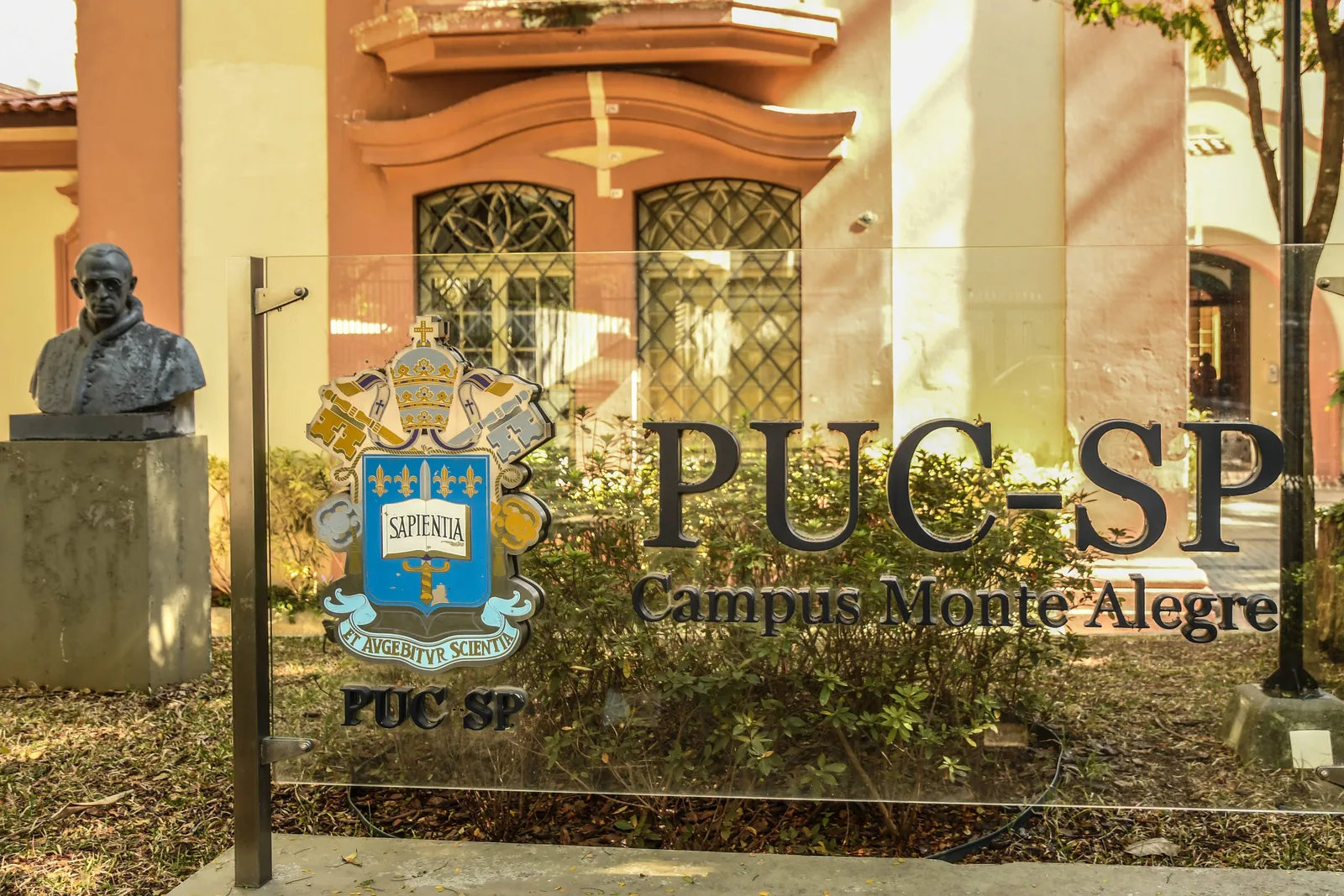 PUC-SP suspende plataforma de bolsas após mobilização estudantil