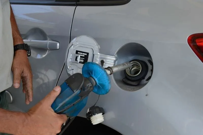 Governo avalia manter subsídio de R$ 2,12 por litro de diesel