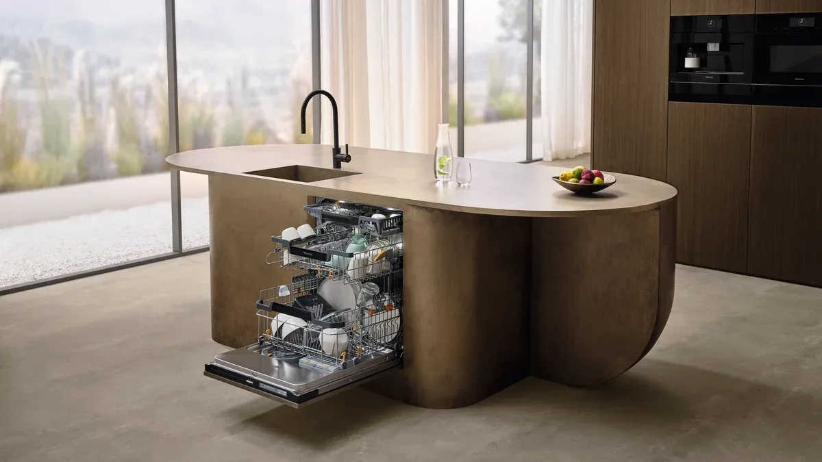 Miele apresenta lava-louças que adapta lavagem e horário ao uso da casa