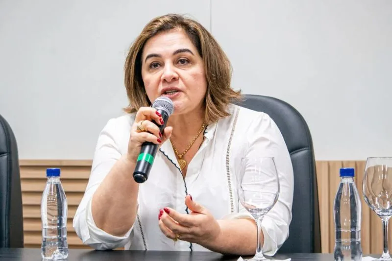 Maria do Carmo é multada por impulsionar vídeo contra David Almeida