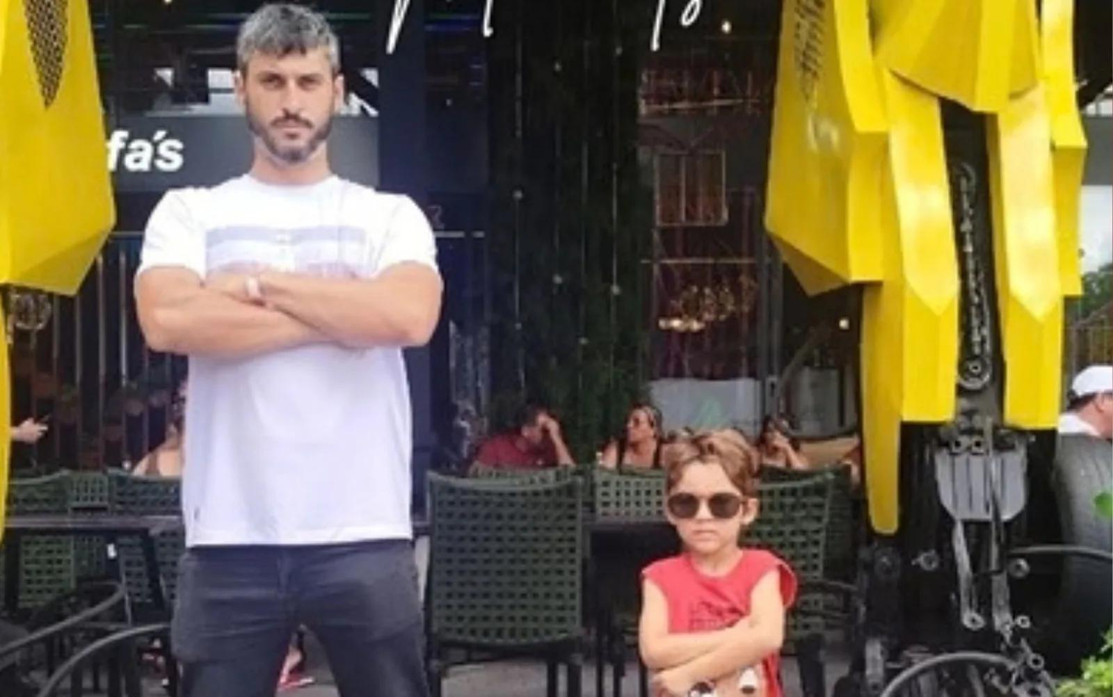 Pai e filho morrem após caírem de barco no Lago das Brisas, em Goiás