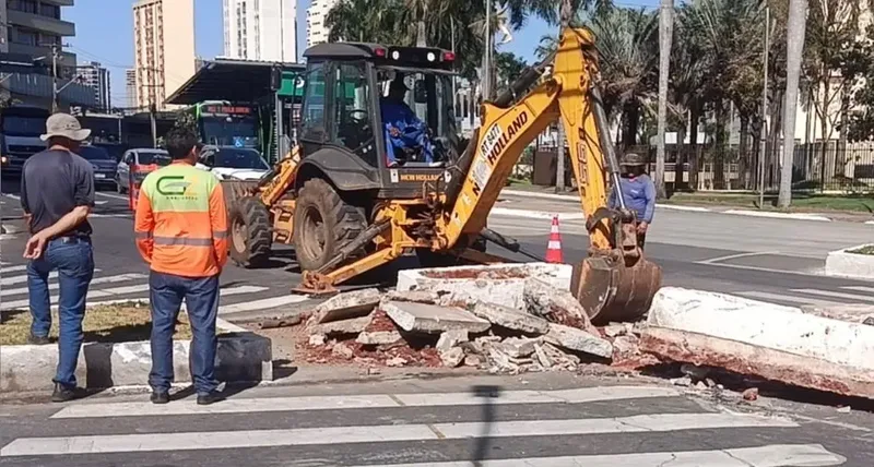 Intervenção reorganiza trânsito na região da Praça Cívica, em Goiânia