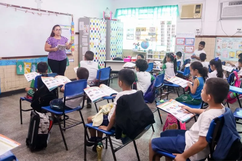 Avaliação da OCDE registra queda no desempenho de adolescentes em leitura