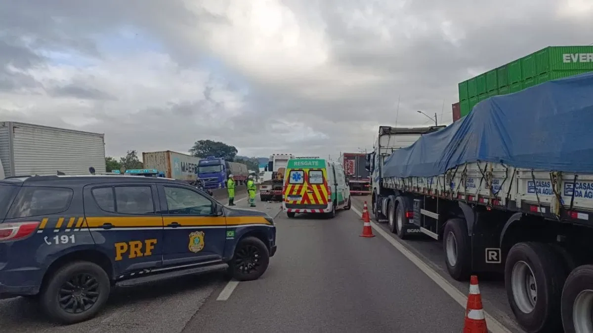 Trânsito é liberado após morte de motociclista na BR-101, em Itajaí