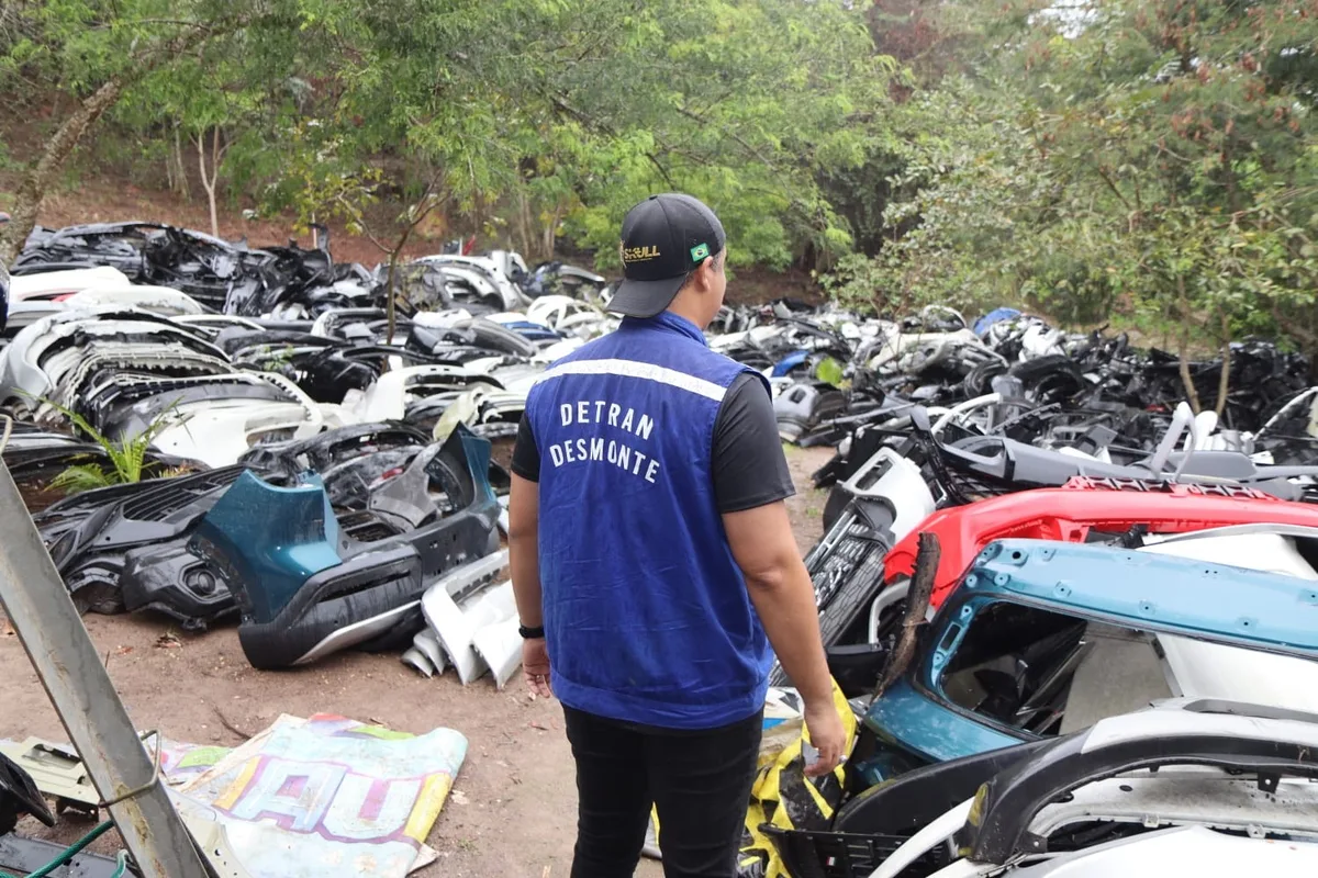 Operação do Detran fecha dois ferros-velhos em Saquarema