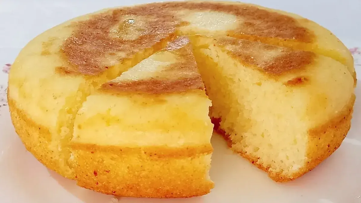 Pão de maizena sem trigo é feito na frigideira em fogo baixo