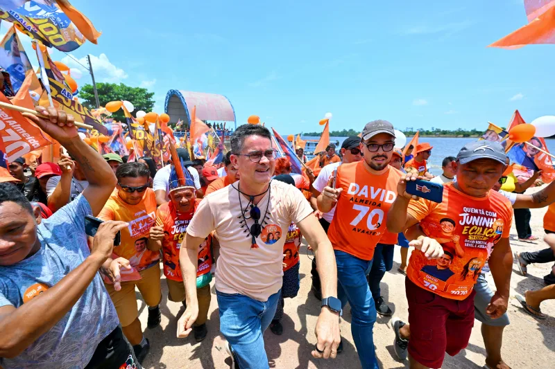 Candidato promete crédito para barcos e pequenos negócios no Amazonas