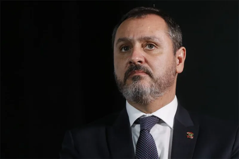 Fachin mantém diretor-geral da PF no cargo e dá 48 horas para manifestação