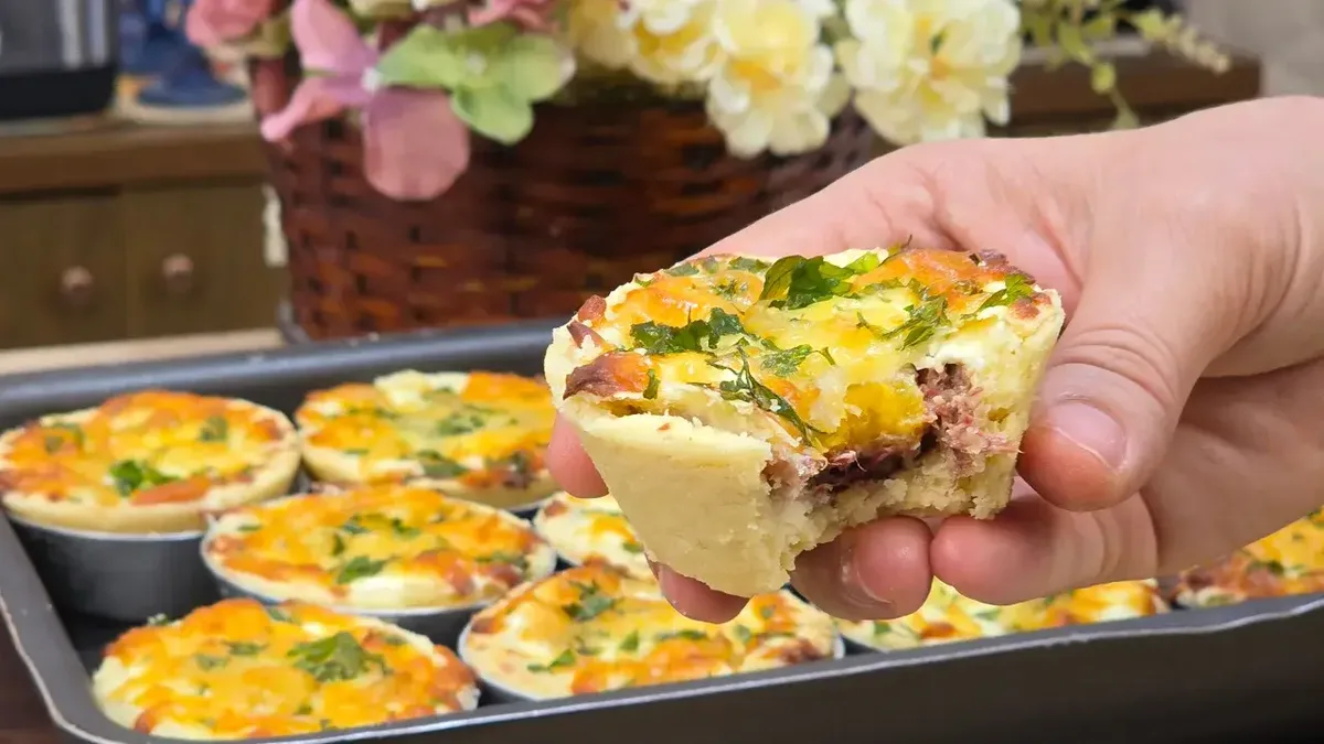 Empada aberta leva massa com farinha e margarina e recheio cremoso