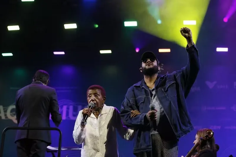 Aquarius reúne Leci Brandão, Emicida e OSB em concerto na Praça Mauá