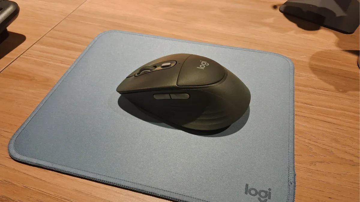 Logitech lança mouse com apoio acolchoado para a palma da mão