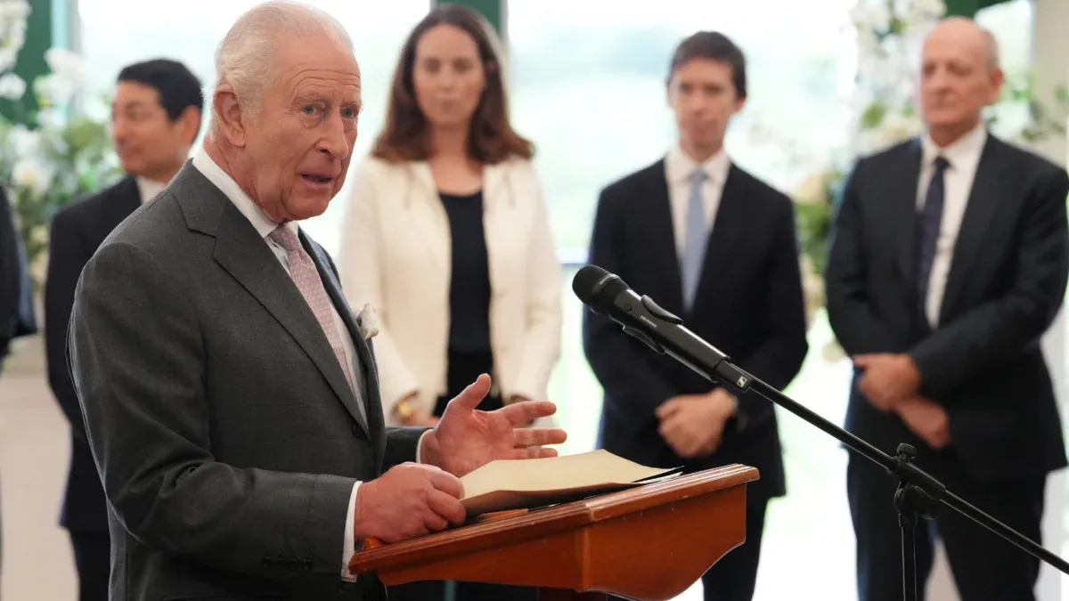 Charles pede proteção contra riscos extremos da inteligência artificial