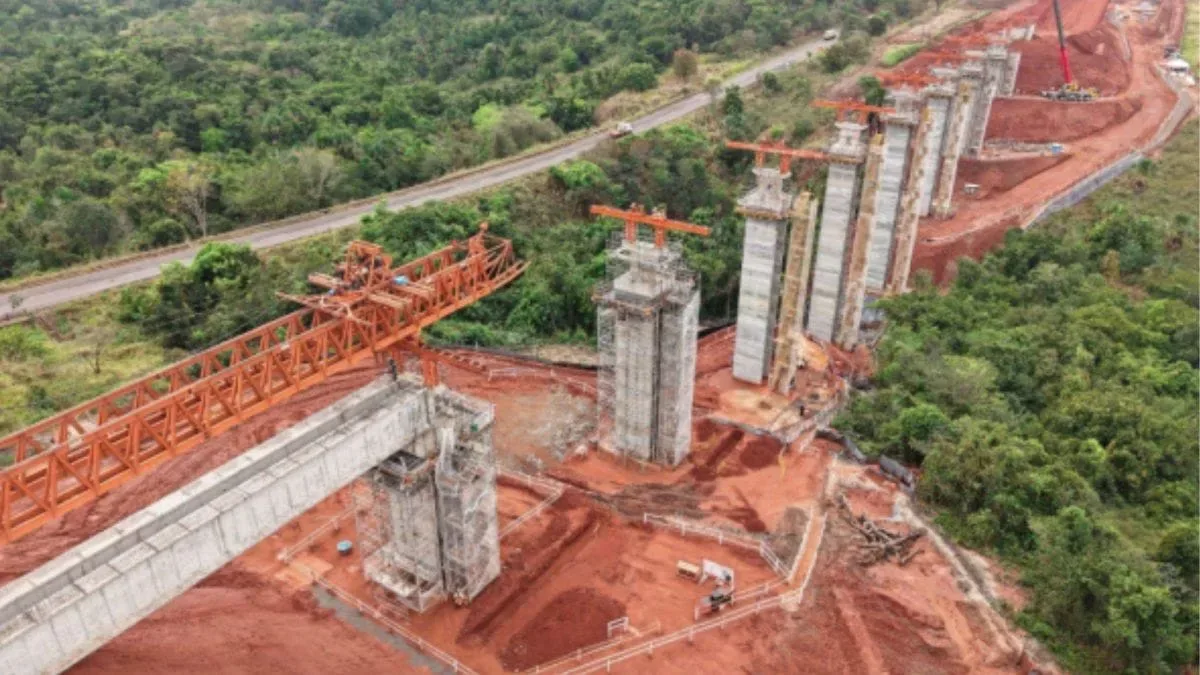 Arauco começa a instalar vigas de ponte ferroviária em Inocência