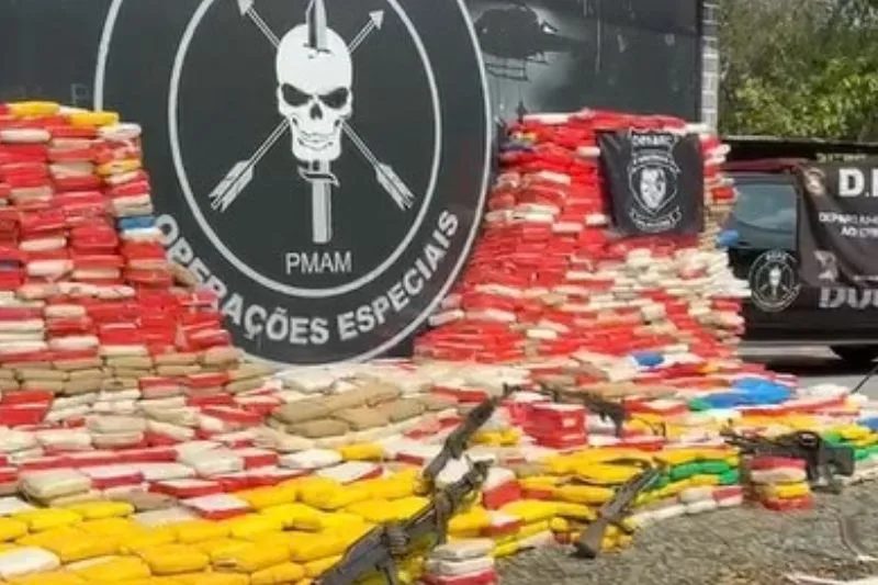 Operações no Amazonas apreendem drogas e armas, mas suspeitos fogem para a mata