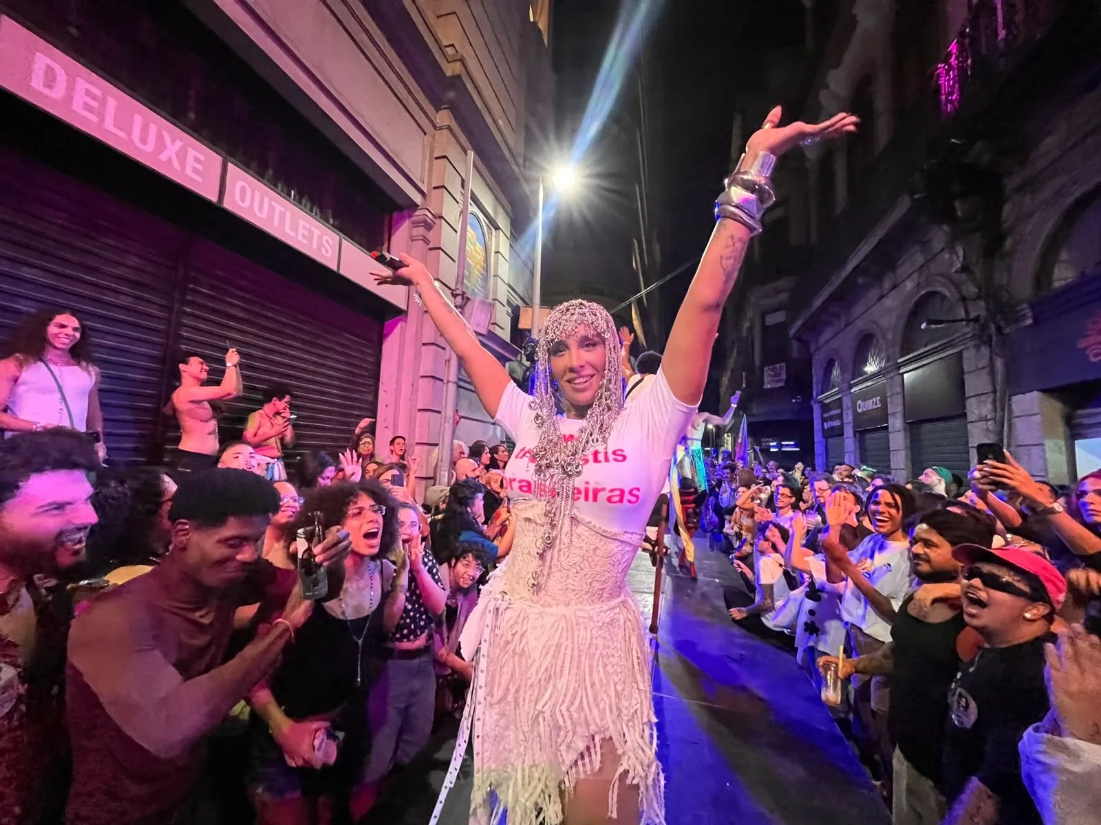 Marcha Trans & Travesti oferece serviços e reúne apresentações no Rio