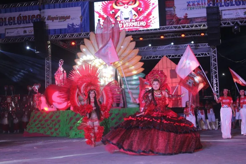 Festival de Itapiranga reúne 4 mil pessoas e marca volta dos bois-bumbás