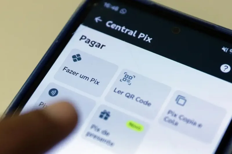 Pix por aproximação deixa de ter teto fixo de R$ 500 por transação