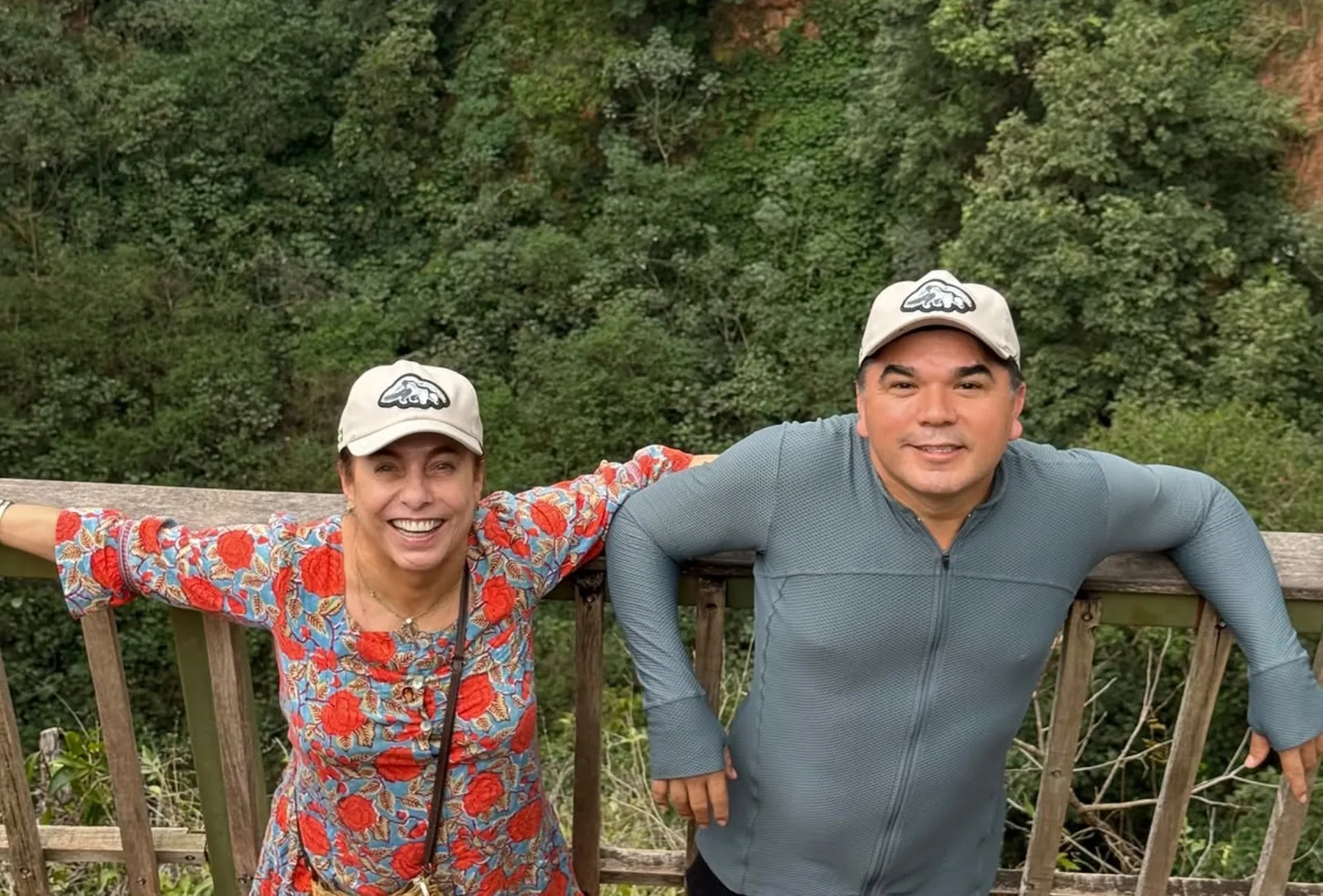 Cissa Guimarães visita o Buraco das Araras, em Mato Grosso do Sul