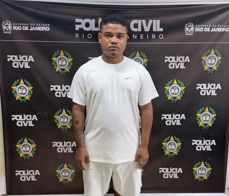 Polícia prende no Galeão suspeito de liderar esquema com iPhones roubados