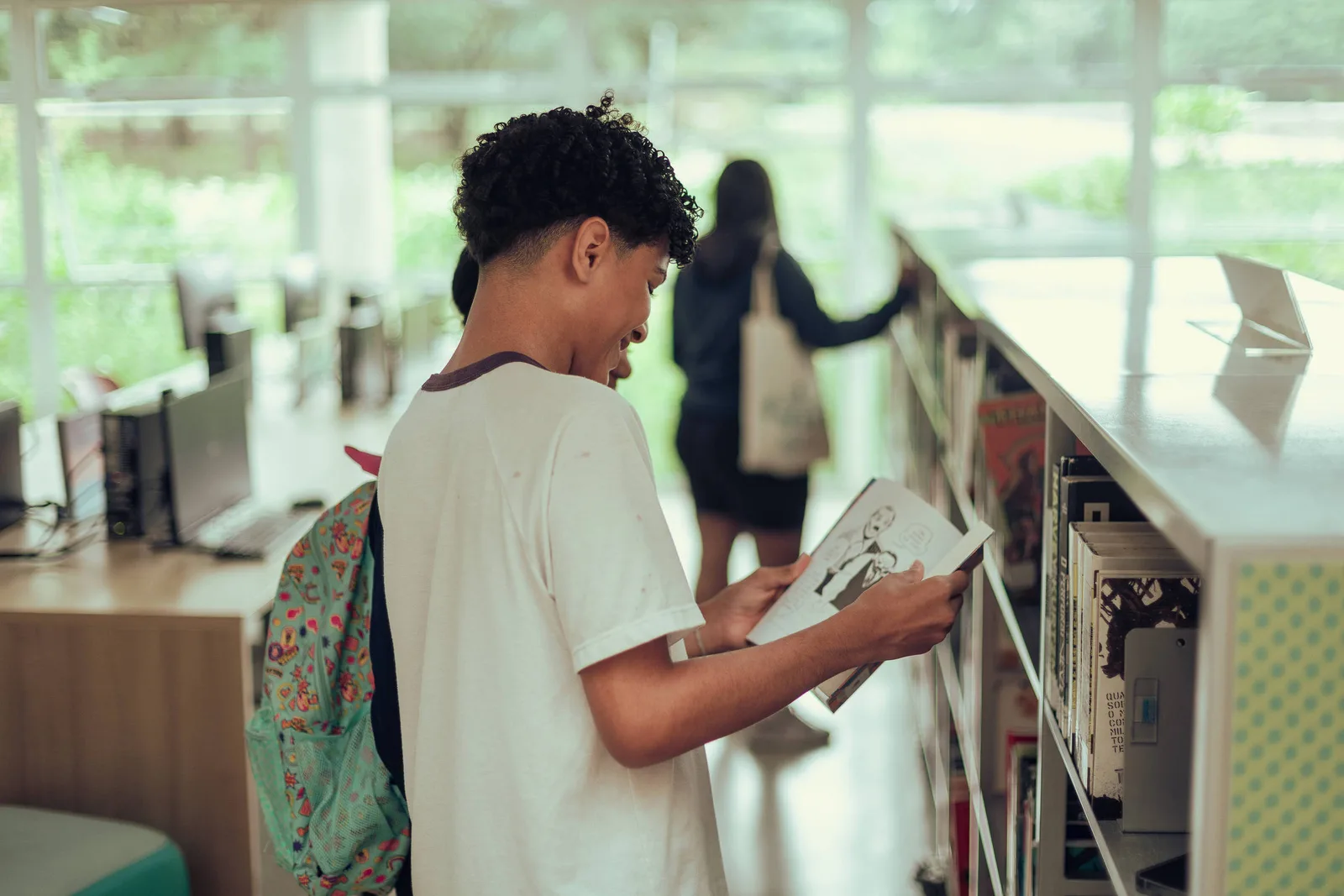 Lista reúne livros para aproximar adolescentes da leitura
