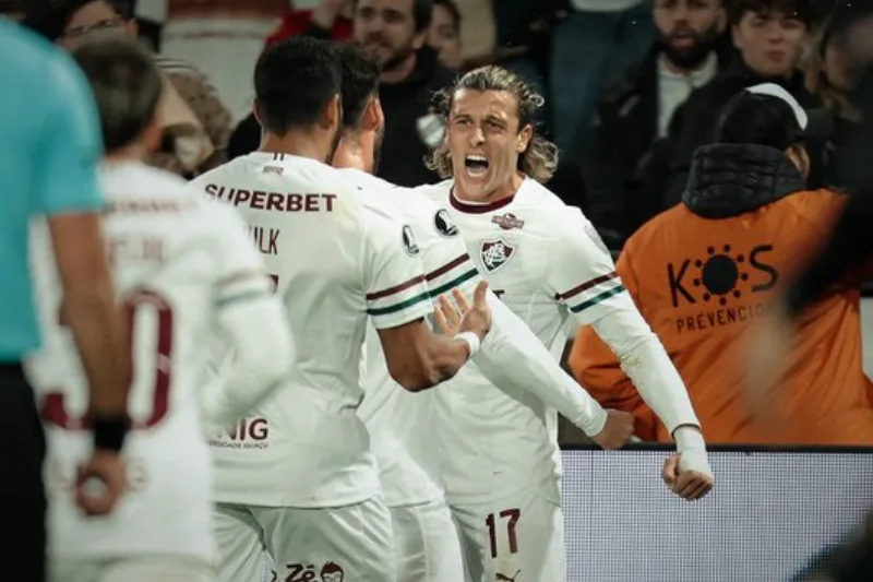 Fábio decide nos minutos finais, e Fluminense chega à semifinal da Libertadores