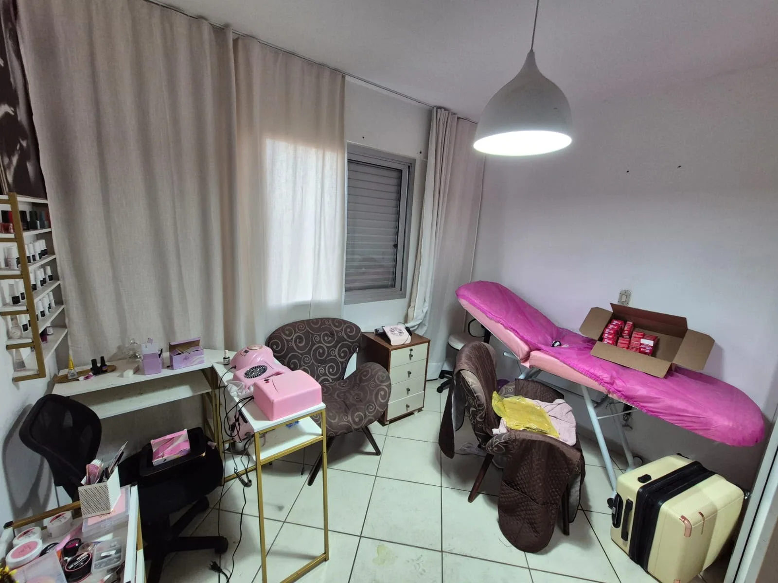 Fisioterapeuta é presa em Goiânia após relatos de lesões em procedimentos estéticos
