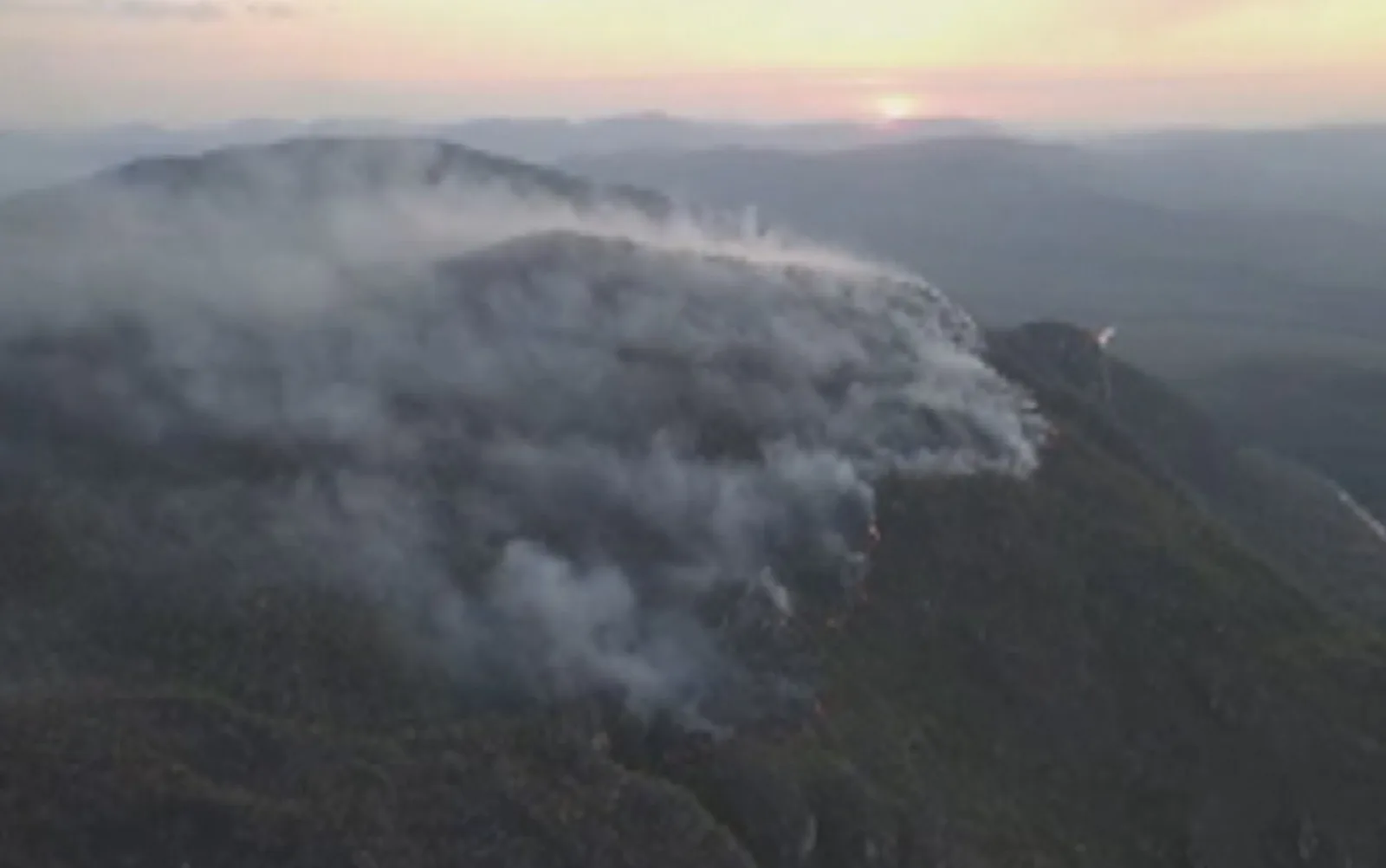 Incêndio avança no Parque Nacional da Chapada dos Veadeiros