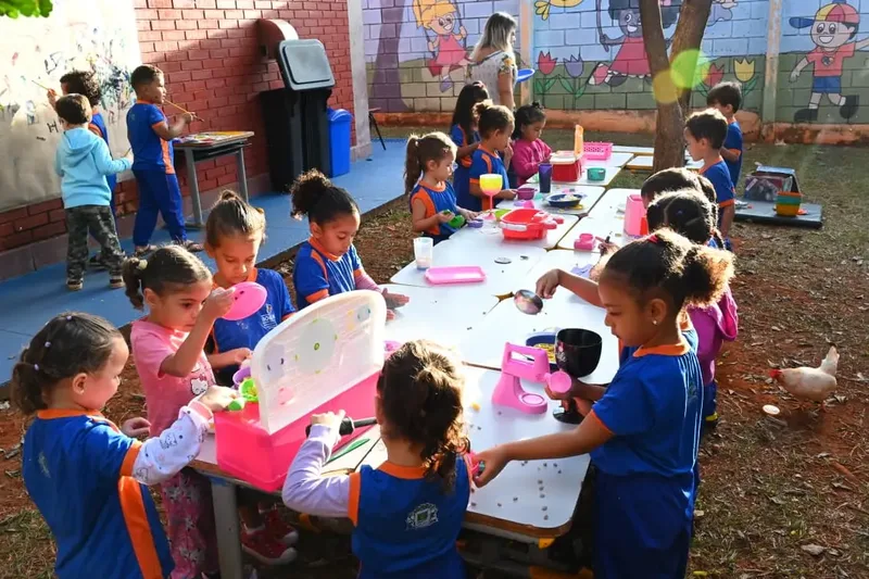 Goiânia inicia nova carreira administrativa da rede municipal de Educação