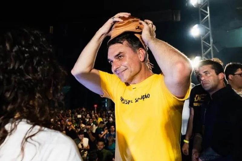 PL e Flávio Bolsonaro concentram publicações com IA sem sinalização, aponta levantamento